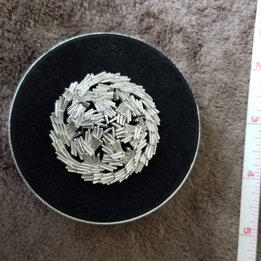 Vintage 1970's Trifari Silvertone Pin/brooch